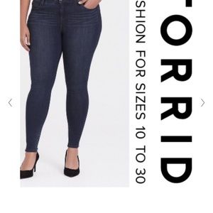 NWOT torrid bombshell skinny size 16R